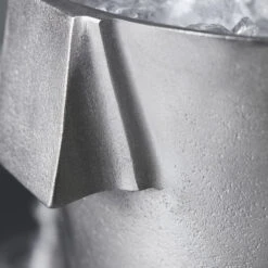 House Doctor Buck Wijnkoeler - Brushed Zilver Ø22cm -Bestekwinkel house doctor buck wijnkoeler brushed zilver 22cm 2