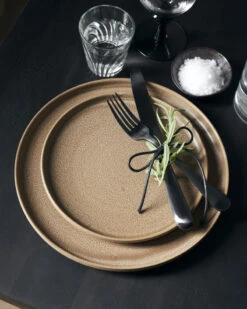 House Doctor Cara Lunchborden Camel Set Van 6 Stuks - 205421102 6 House Doctor Cara Lunchborden Camel Set Van 6 Stuks - 205421102 -Bestekwinkel house doctor cara lunchborden camel set van 6 stuk 1